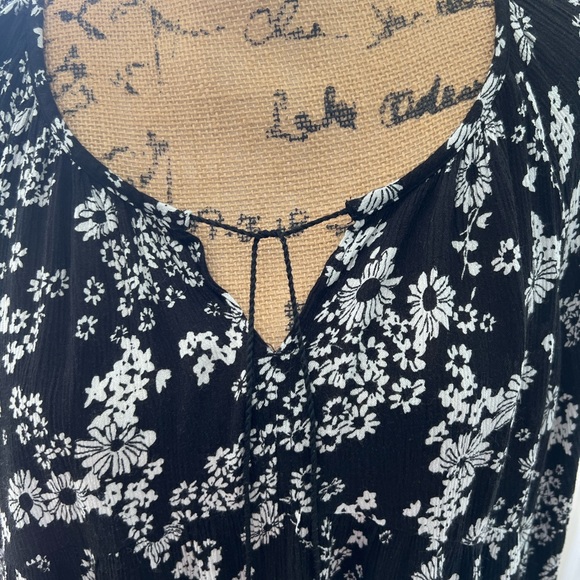 Old Navy Peasant Blouse - Picture 4 of 12